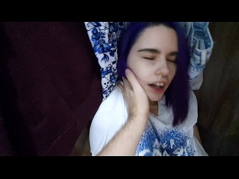 ❤️ Nakit-an akong igsoong babaye sa aparador ug gitabangan siya sa iyang cum kualidad nga sex sa amon ❌❤
